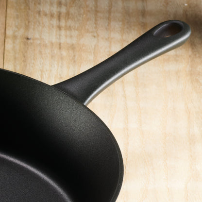 Tramontina 12.5-Inch Pre-Seasoned Cast Iron Covered Skillet